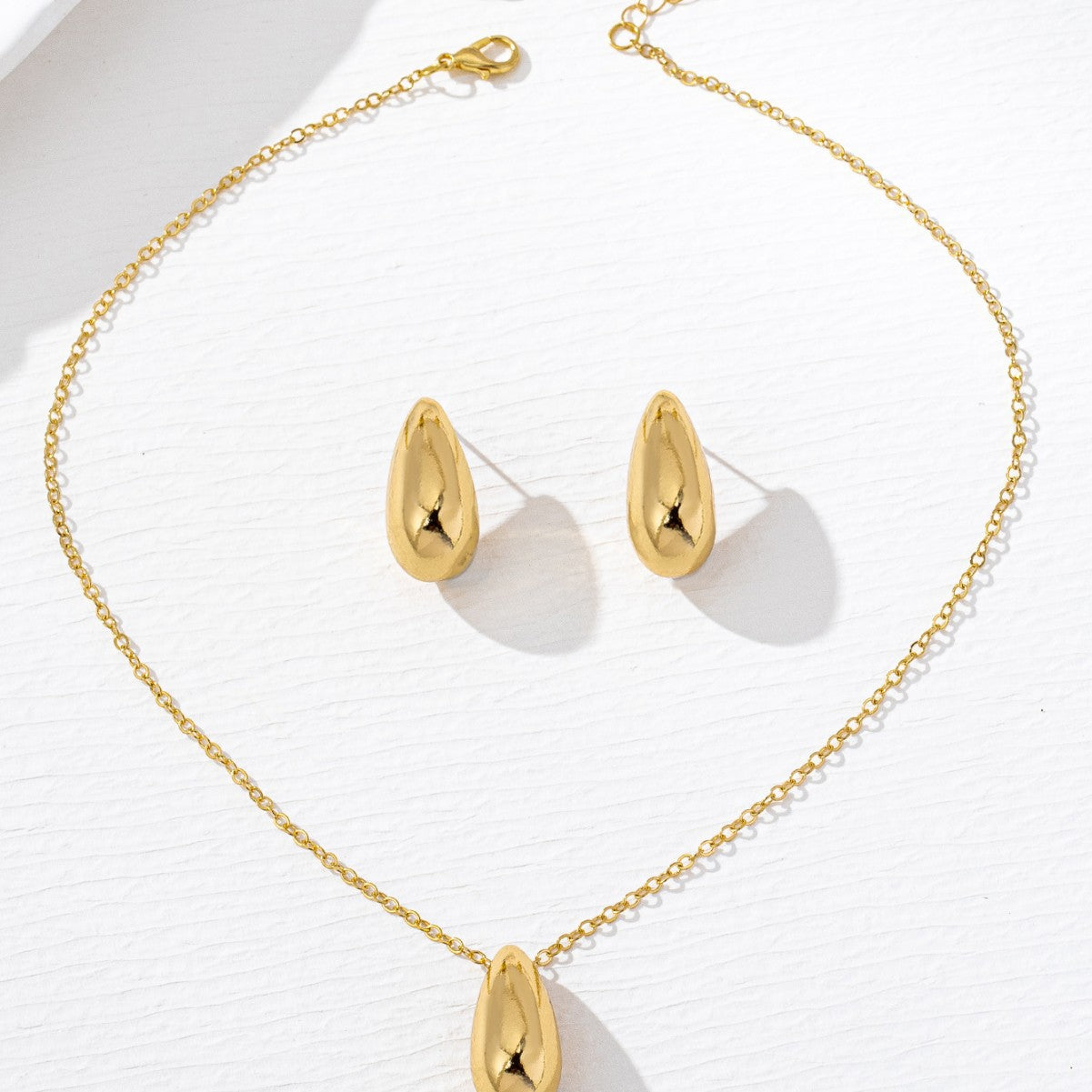 Drop Shaped Jewelry Set