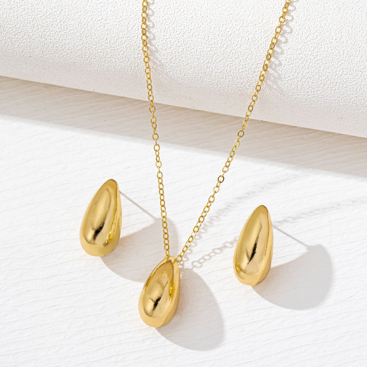 Drop Shaped Jewelry Set