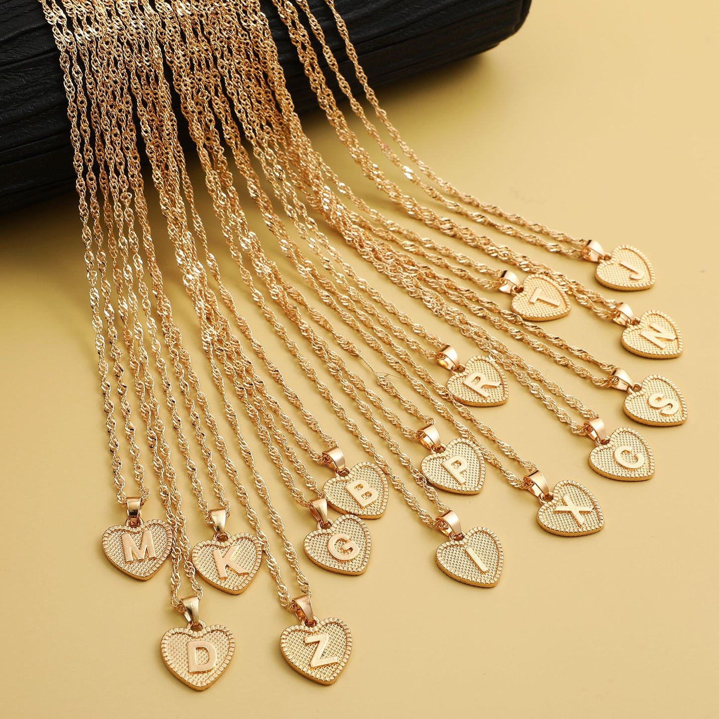 European and American cross-border hot-selling love pendant clavicle chain creative simple ladies peach heart letter necklace