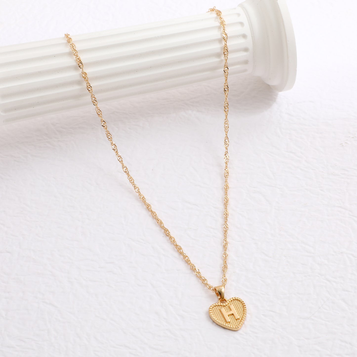 European and American cross-border hot-selling love pendant clavicle chain creative simple ladies peach heart letter necklace