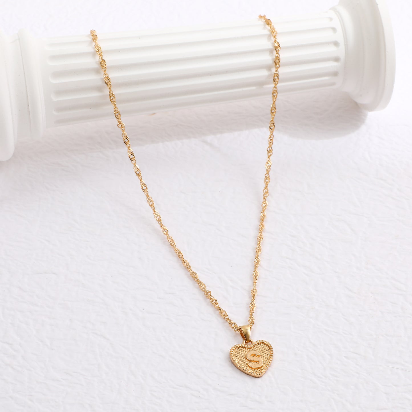 European and American cross-border hot-selling love pendant clavicle chain creative simple ladies peach heart letter necklace