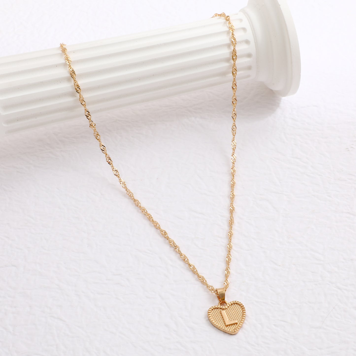 European and American cross-border hot-selling love pendant clavicle chain creative simple ladies peach heart letter necklace