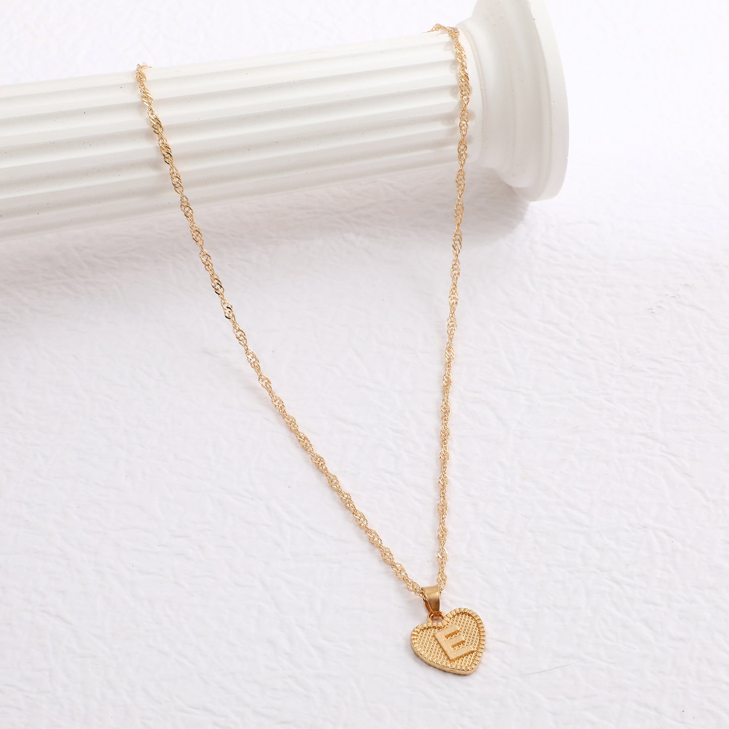 European and American cross-border hot-selling love pendant clavicle chain creative simple ladies peach heart letter necklace
