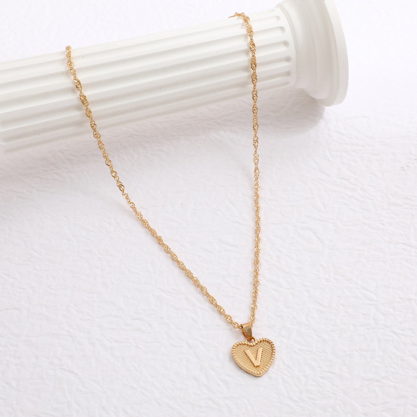 European and American cross-border hot-selling love pendant clavicle chain creative simple ladies peach heart letter necklace