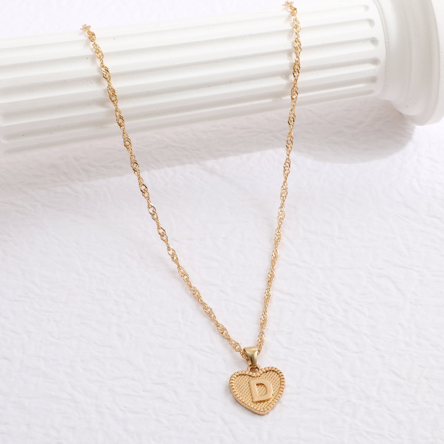 European and American cross-border hot-selling love pendant clavicle chain creative simple ladies peach heart letter necklace