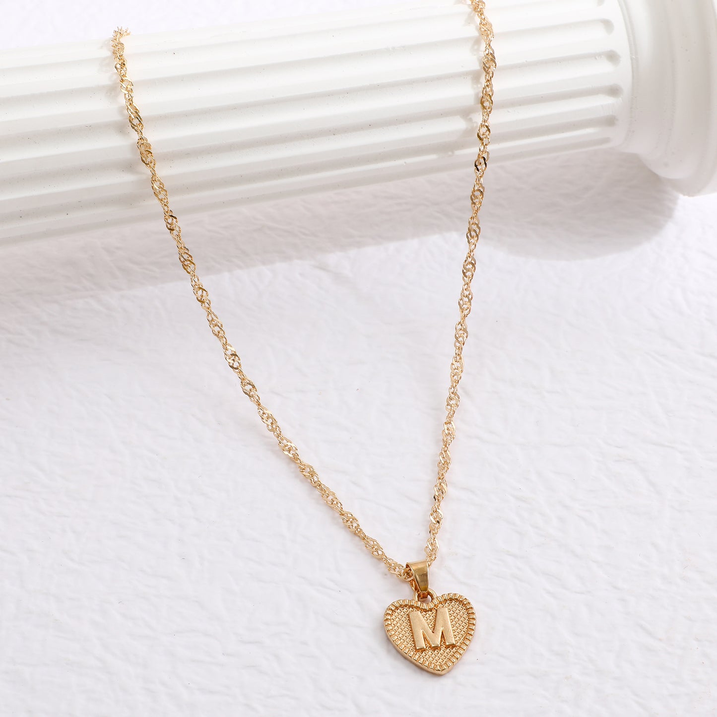 European and American cross-border hot-selling love pendant clavicle chain creative simple ladies peach heart letter necklace