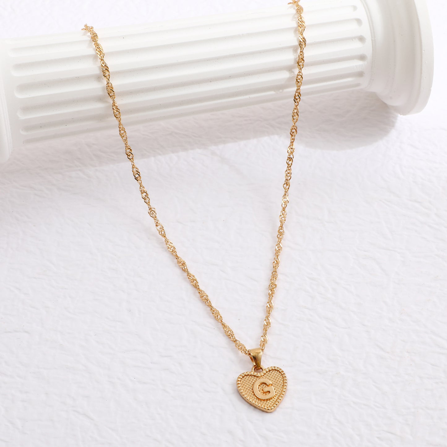 European and American cross-border hot-selling love pendant clavicle chain creative simple ladies peach heart letter necklace