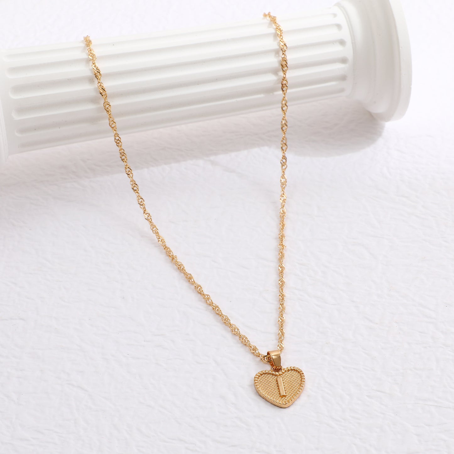 European and American cross-border hot-selling love pendant clavicle chain creative simple ladies peach heart letter necklace