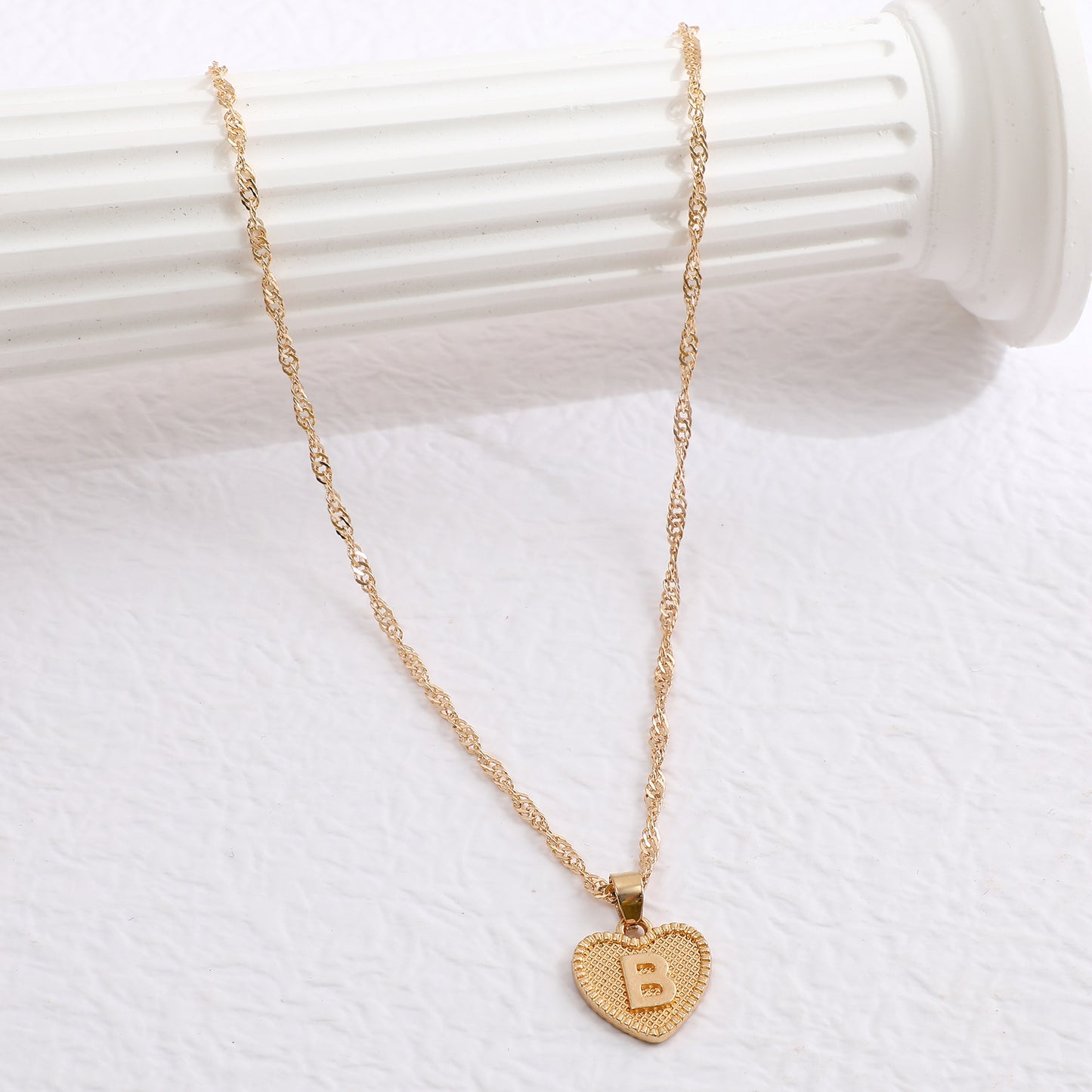 European and American cross-border hot-selling love pendant clavicle chain creative simple ladies peach heart letter necklace