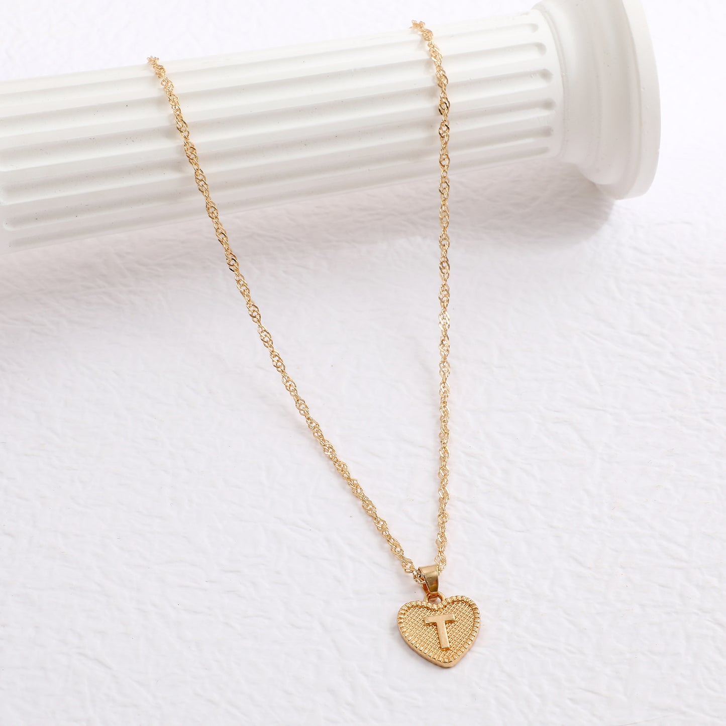 European and American cross-border hot-selling love pendant clavicle chain creative simple ladies peach heart letter necklace